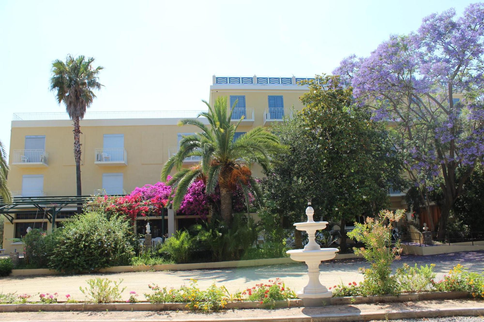 Castellu Hotel Lucciana  Bagian luar foto