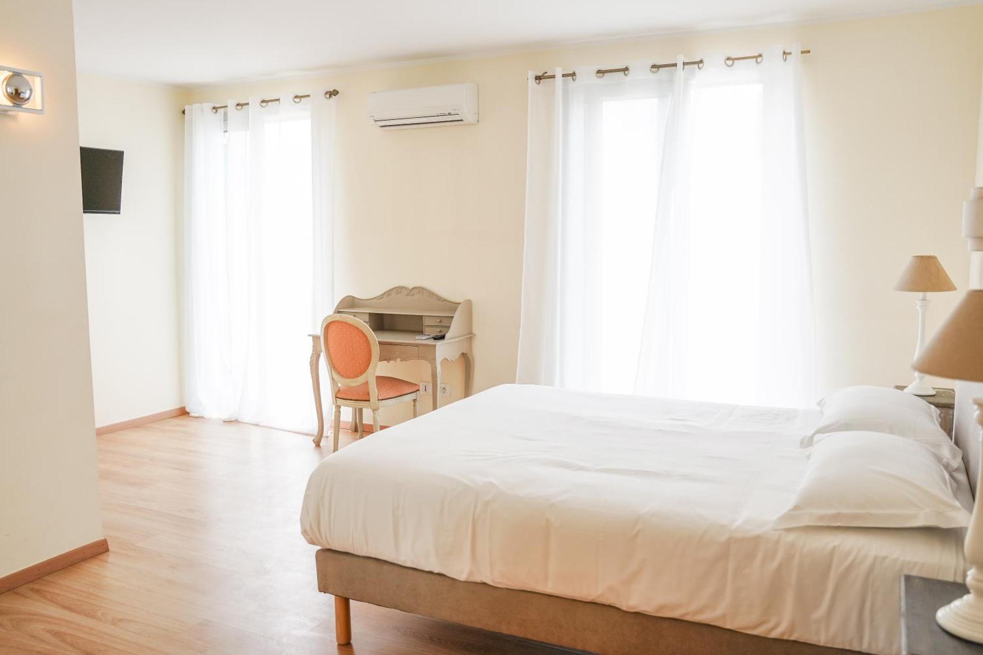 Castellu Hotel Lucciana  Bagian luar foto