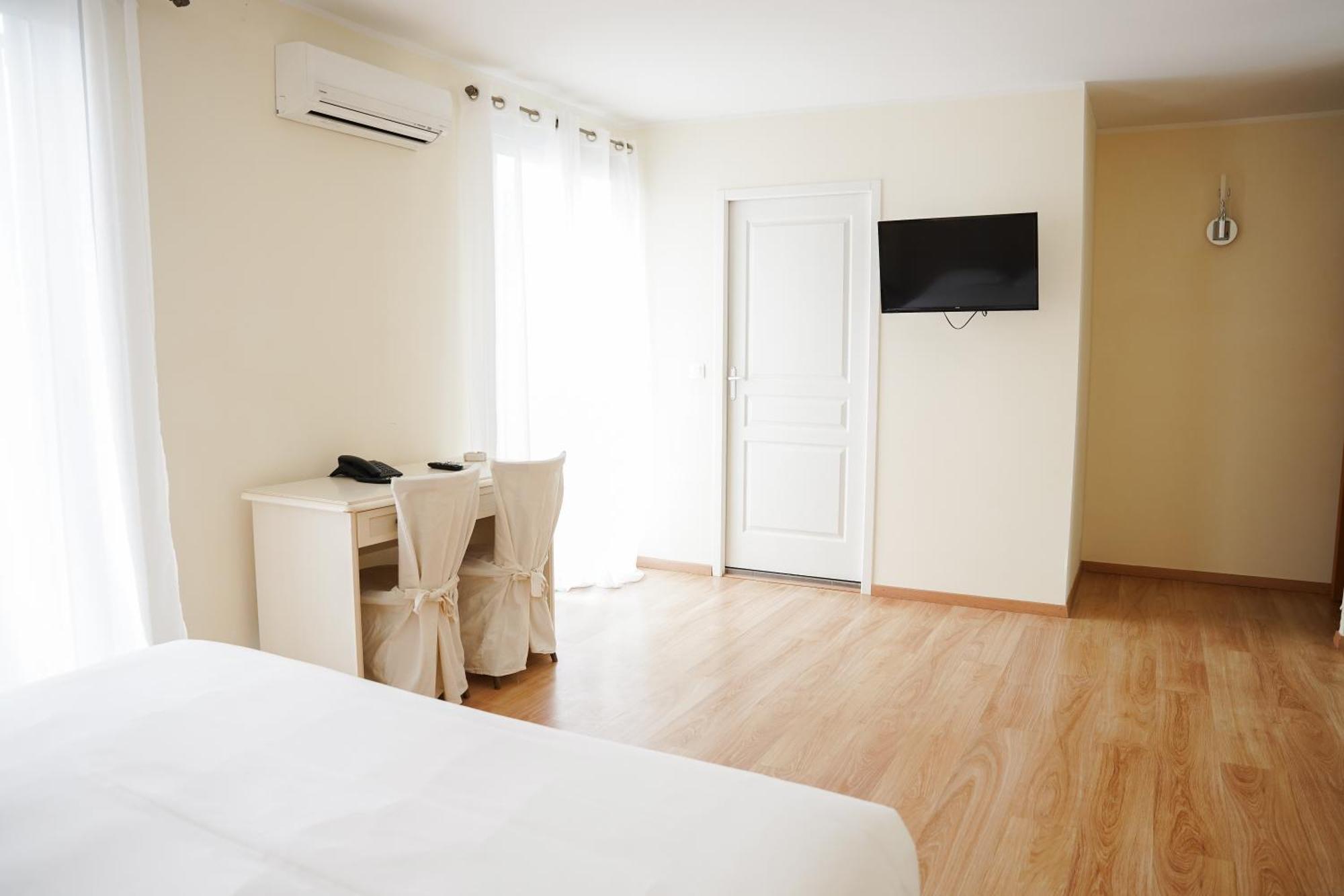 Castellu Hotel Lucciana  Bagian luar foto